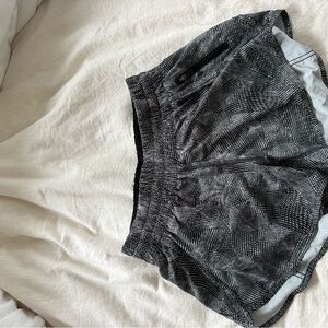 Lululemon tracker low rise 4” short